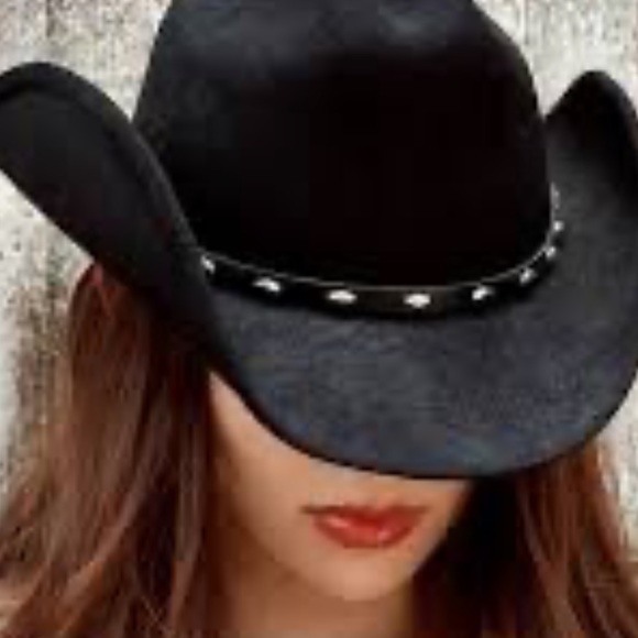 Meet your Posher, Tiffany O - Picture 1 of 1